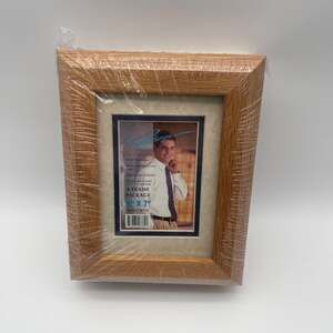 Set of 4 Old Town Solid Oak 5x7 Picture Frames with Double Bevel Mats